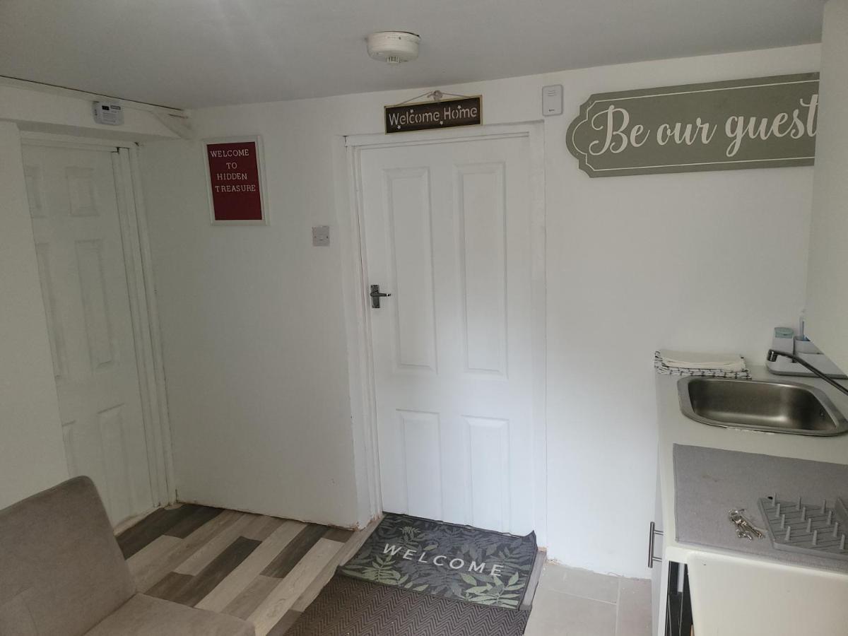 Apartamento Hidden Treasure-Netflix And Wi-Fi-Basement Flat Gillingham  Exterior foto