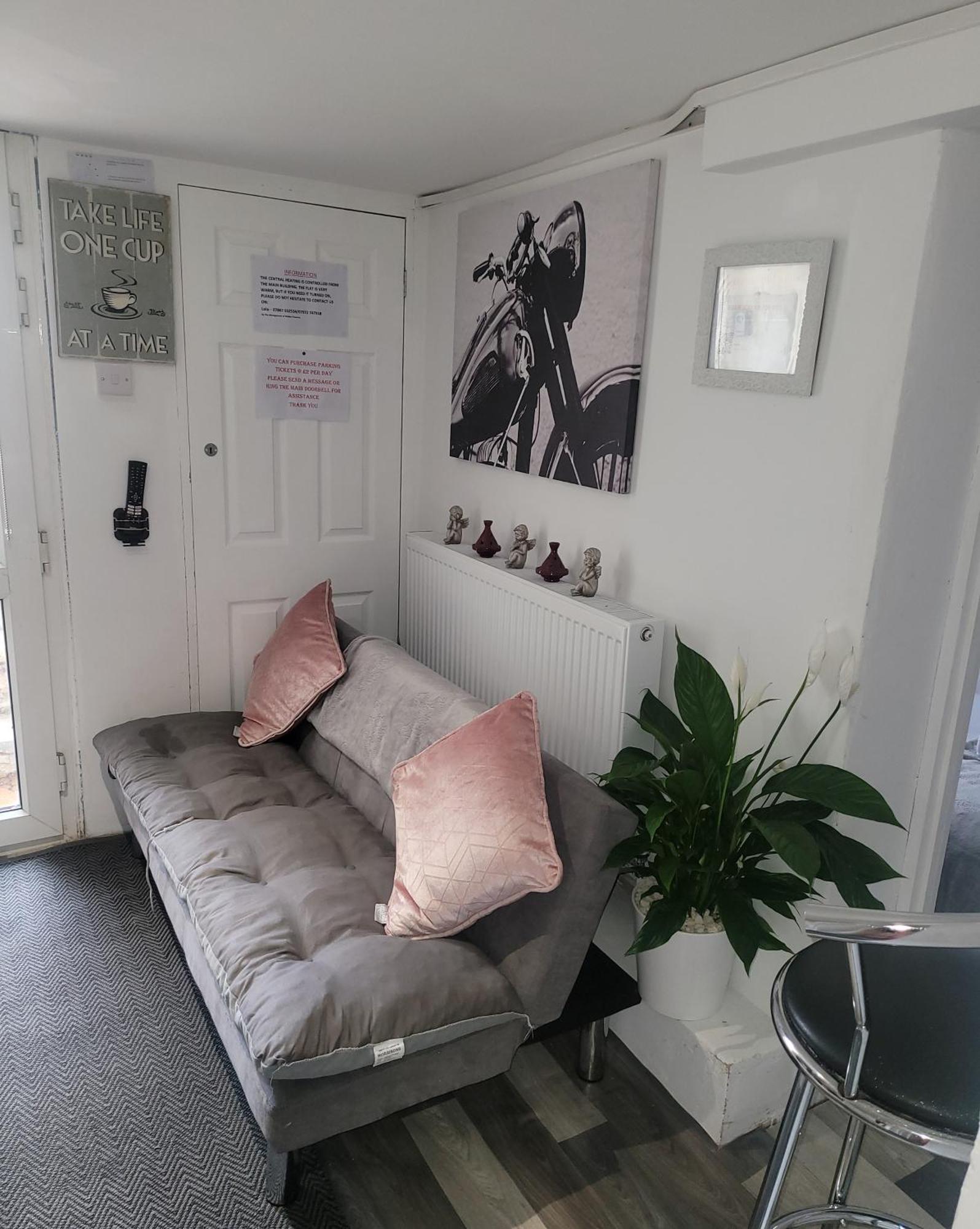 Apartamento Hidden Treasure-Netflix And Wi-Fi-Basement Flat Gillingham  Exterior foto
